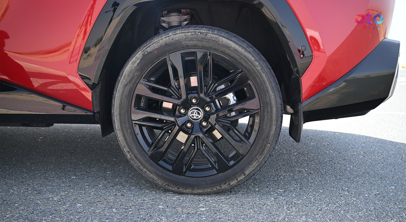2026 Toyota RAV4 Hybrid VXR — article image